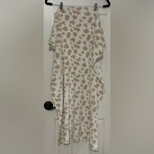 Silver One Soft Neutral Animal Print Blanket 30” x 39”